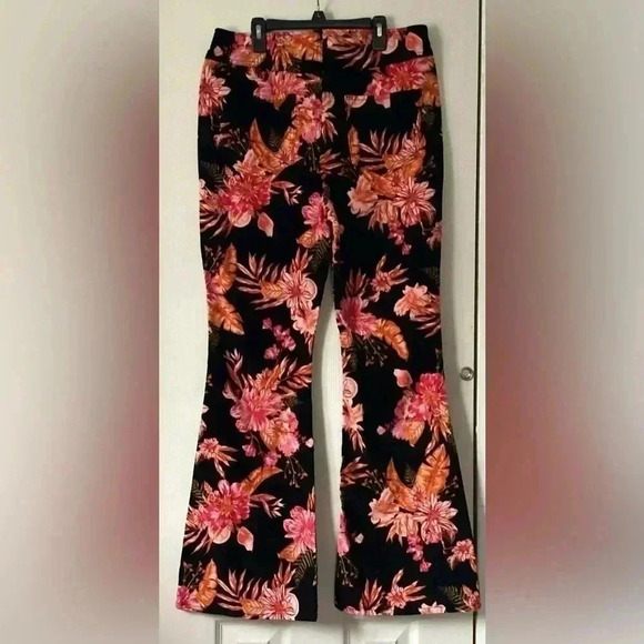 NWT No Boundaries Size  L (11-13) Super High Rise Corduroy Pull On Flare Legs - Picture 3 of 9